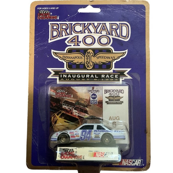 Assorted Die-Cast Racing Cars Collection - Picture 11 of 14